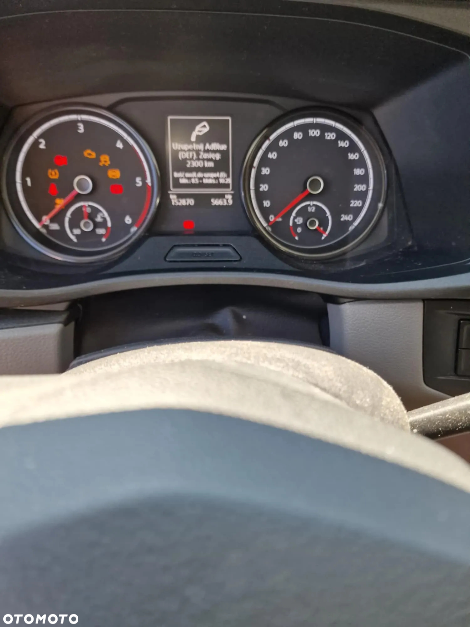 Volkswagen Caravelle - 3