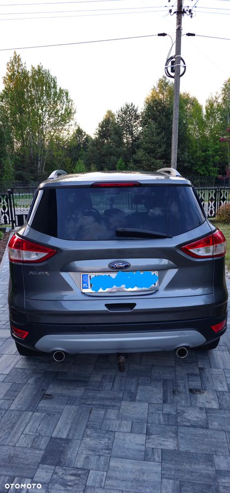 Ford Kuga 2.0 TDCi 2x4 Titanium - 4