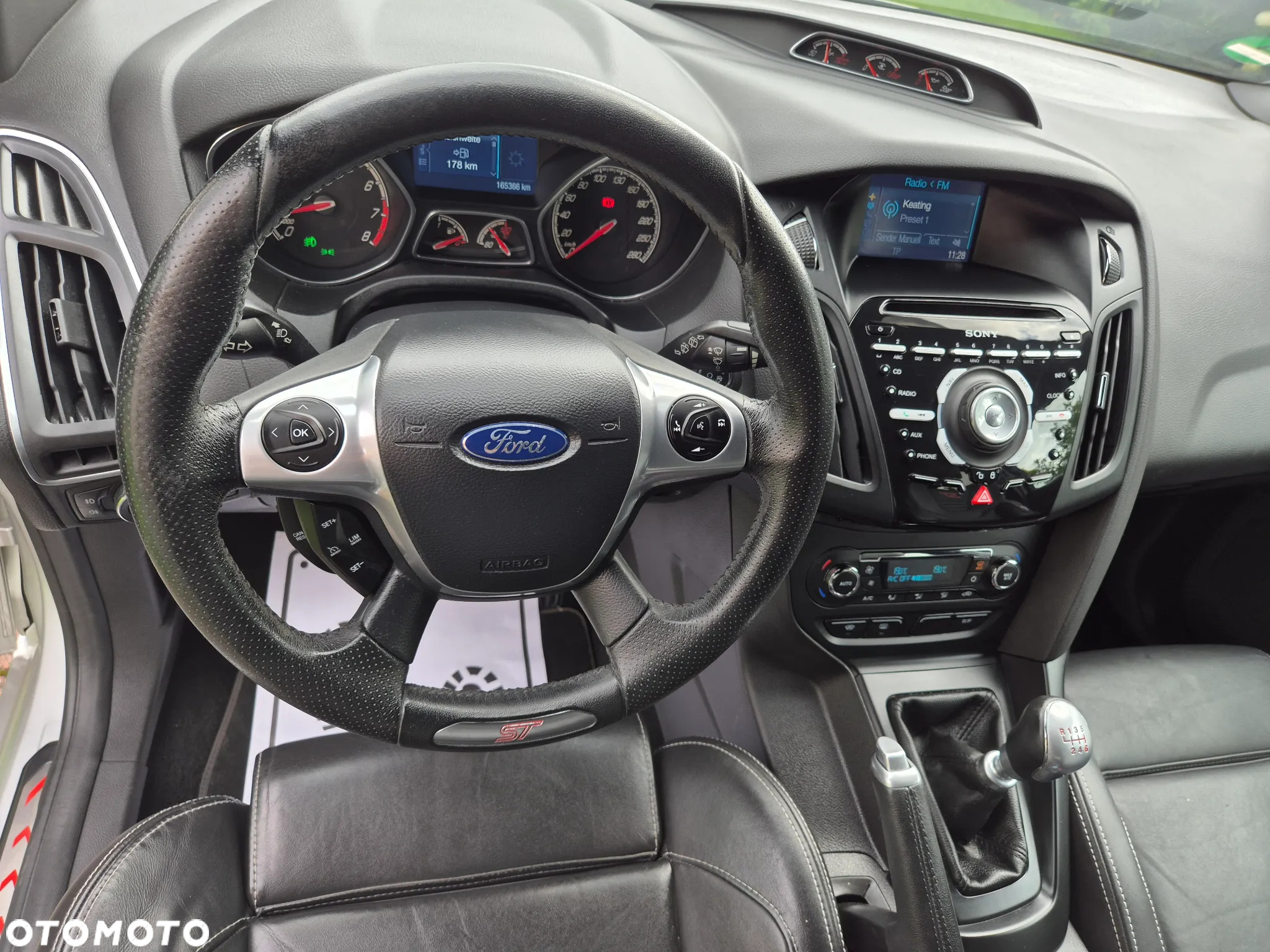 Ford Focus 2.0 EcoBoost ST mit Leder-Sport-Paket - 21
