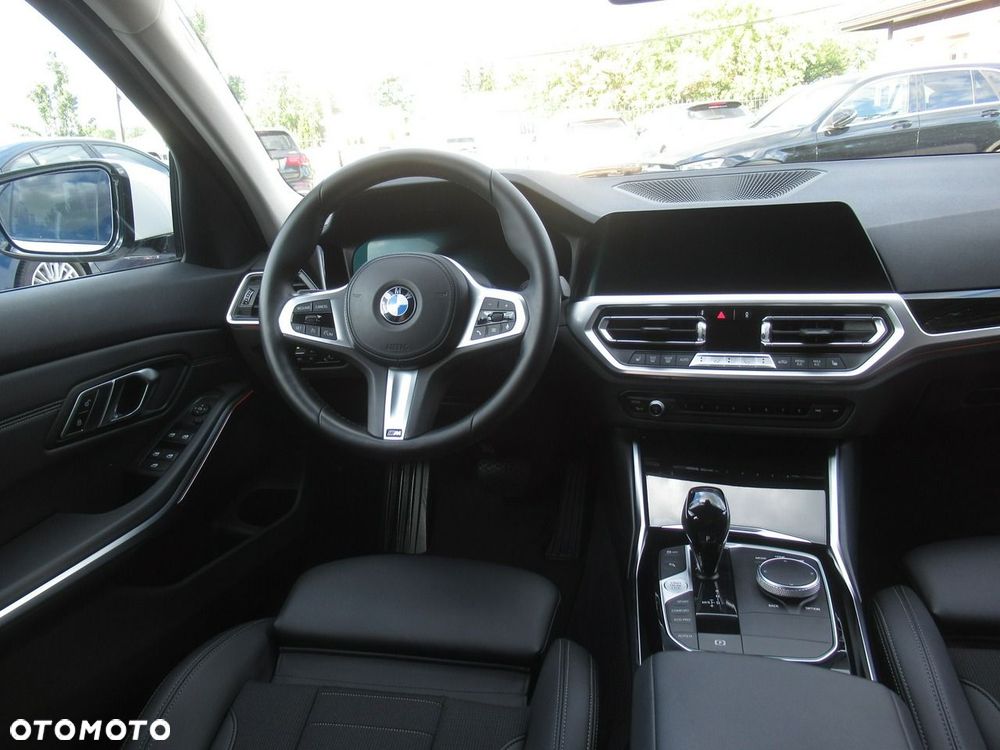 BMW Seria 3 318d MHEV Sport Line - 11