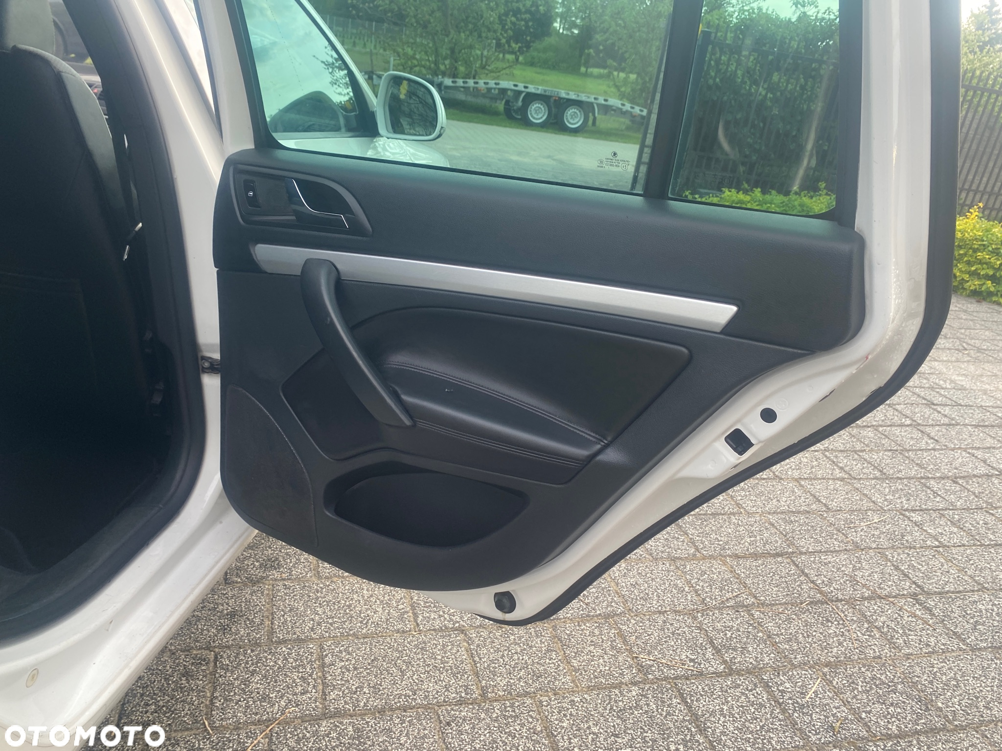 Skoda Octavia Combi 2.0 TDI DPF RS - 16