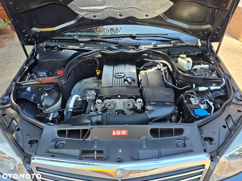 Mercedes-Benz Klasa C 180 Kompressor BlueEFFICIENCY Elegance - 28