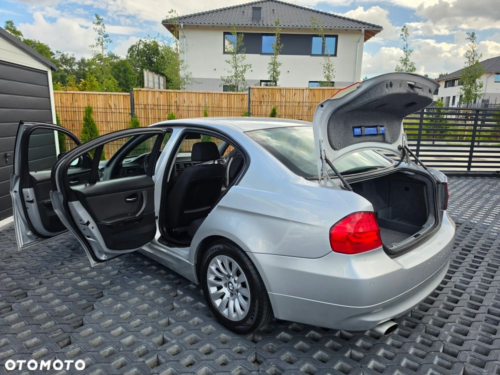 BMW Seria 3 318d DPF - 10