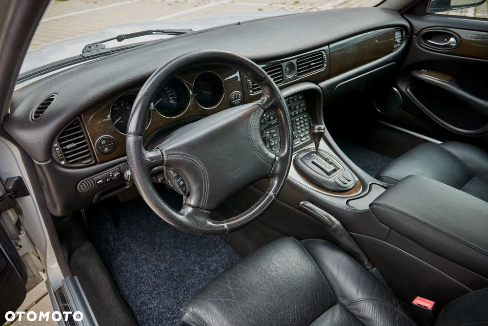 Jaguar XJ Sovereign 4.0 - 10