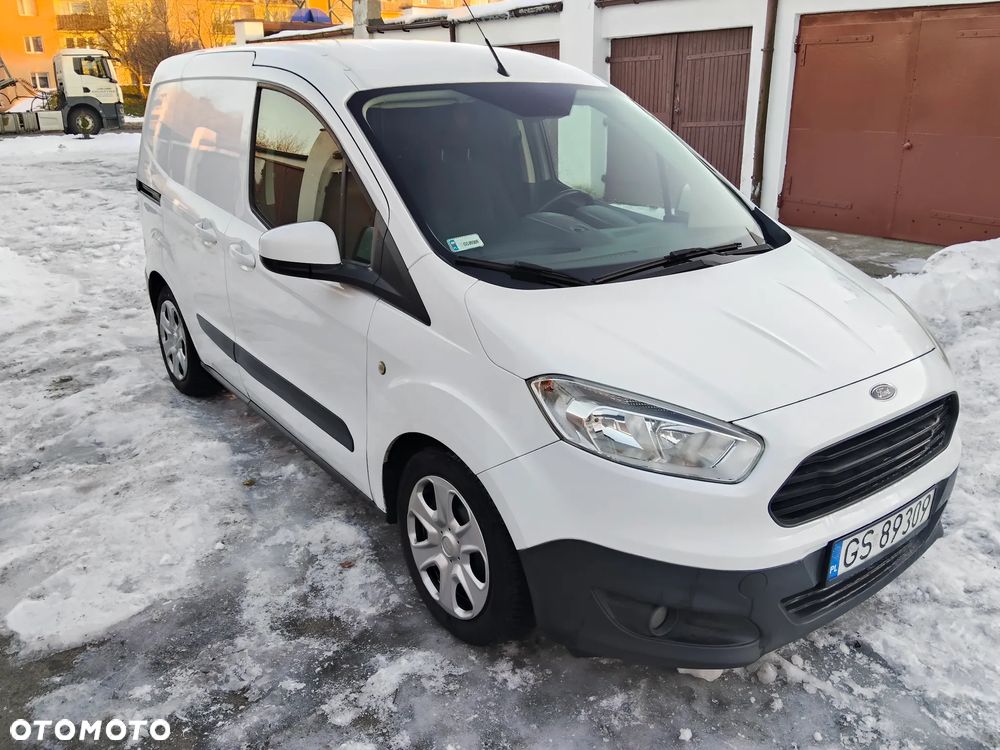 Ford Transit Courier - 1