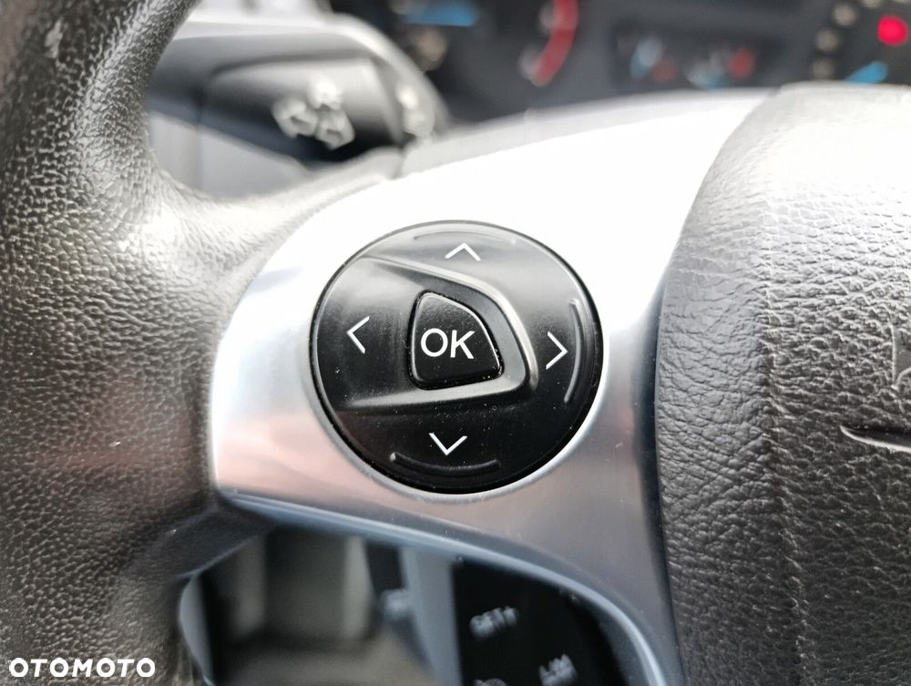 Ford transit trend - 12