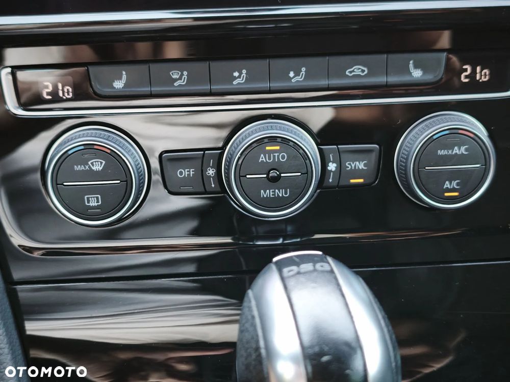 Volkswagen Golf - 11