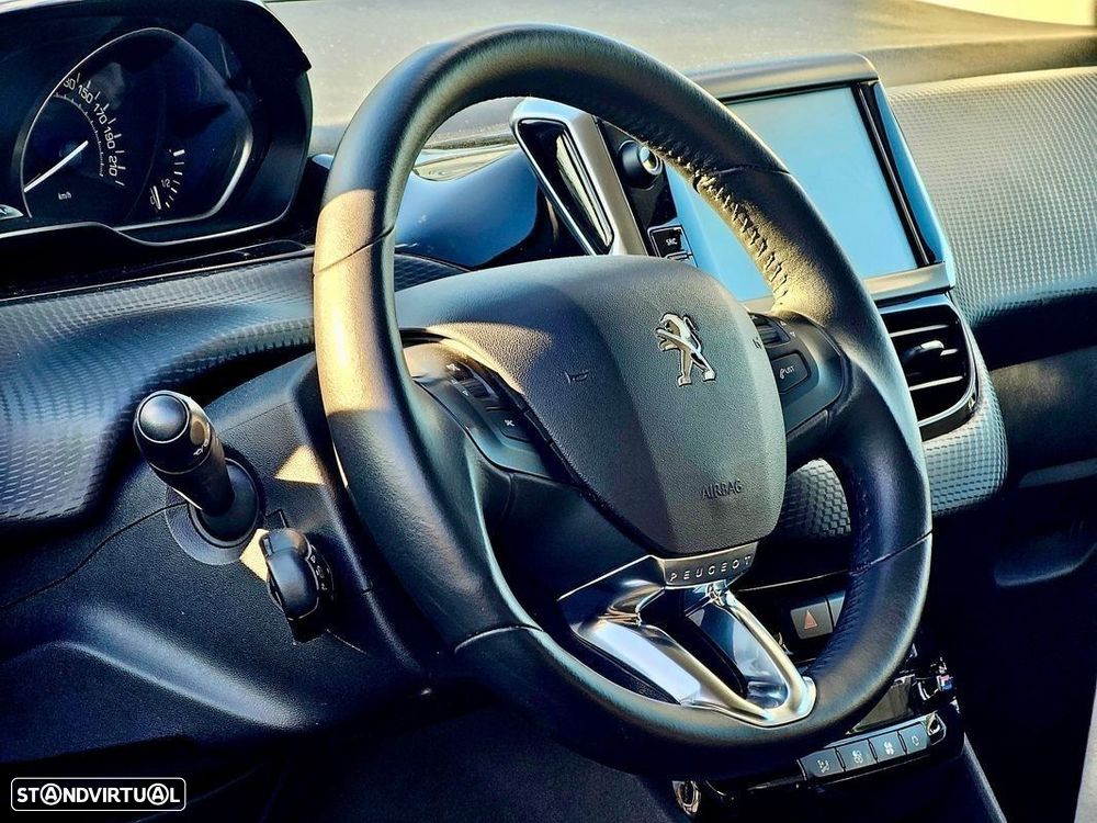 Peugeot 2008 1.2 PureTech Allure EAT6 - 16