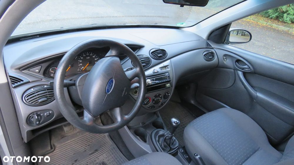 Ford Focus 1.8 Trend - 27