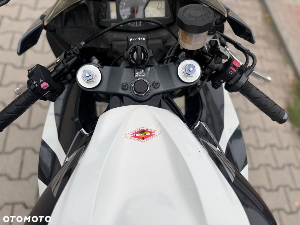 Honda CBR - 28