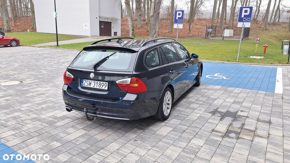 BMW Seria 3 318d - 22