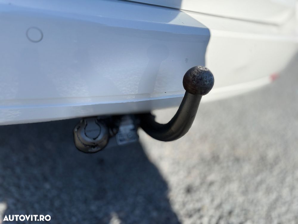 Volkswagen Touran 1.6 TDI DPF BlueMotion Technology DSG Comfortline - 14