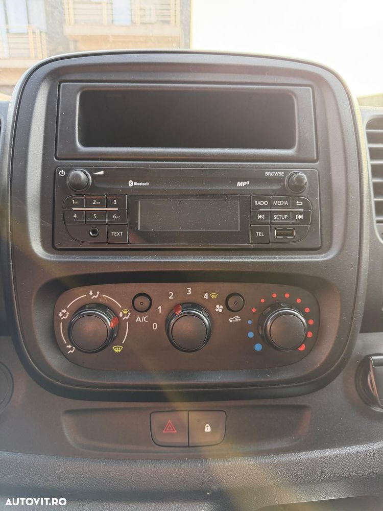 Renault Trafic - 8