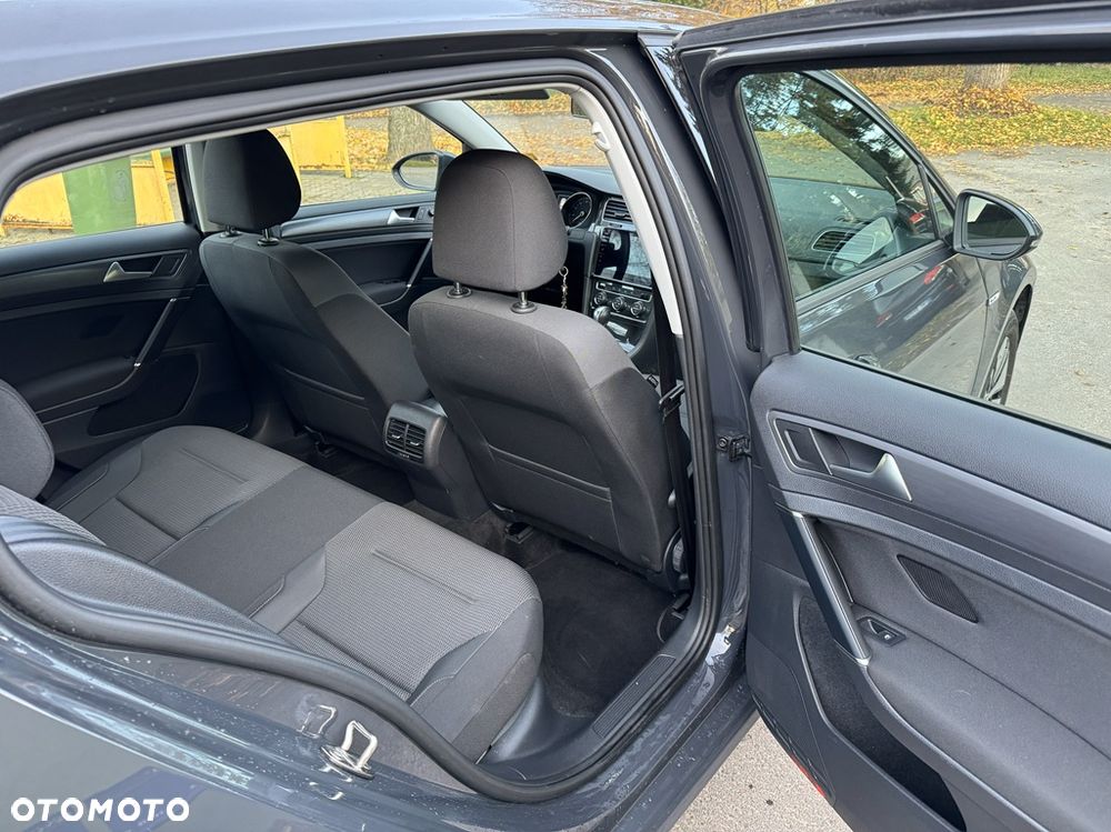 Volkswagen Golf - 18