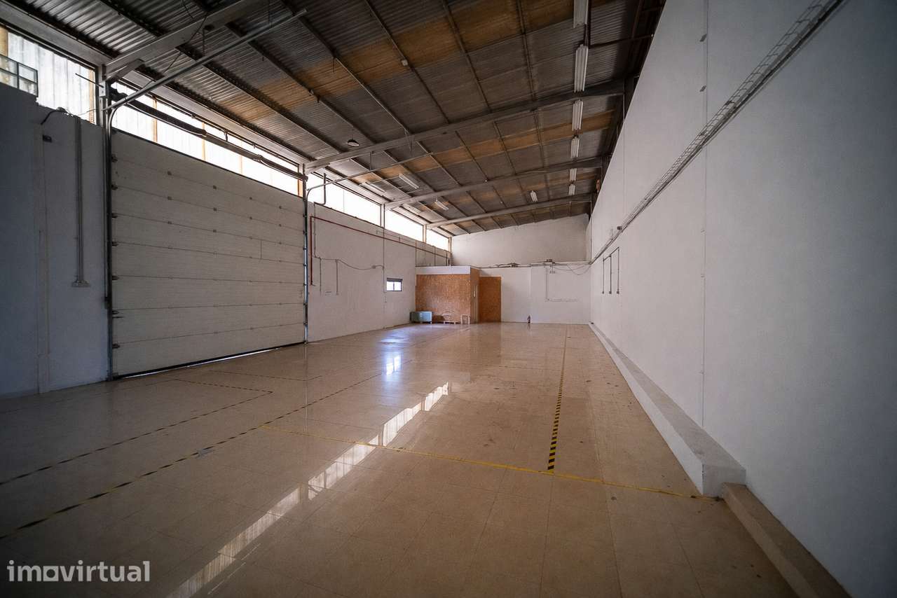 Armazém Industrial em Paços de Brandão com 304 m2 - Grande imagem: 5/10