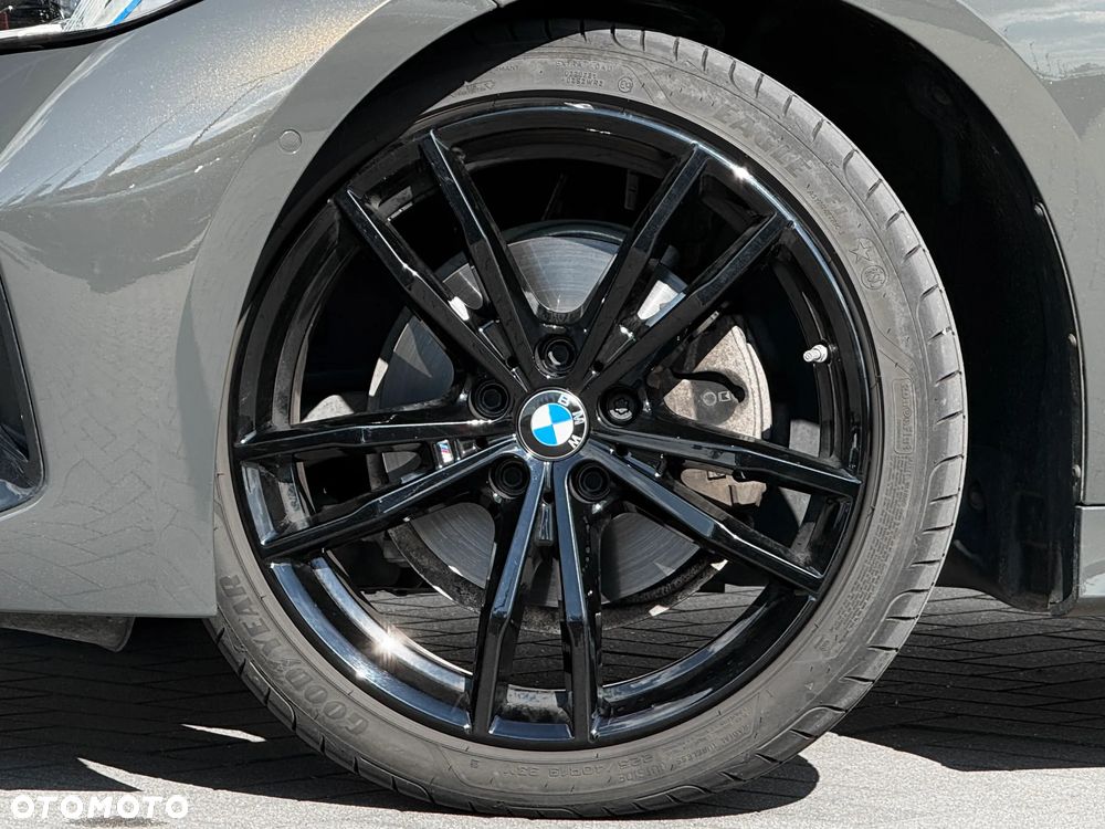 BMW Seria 3 320d Touring xDrive M Sport - 11