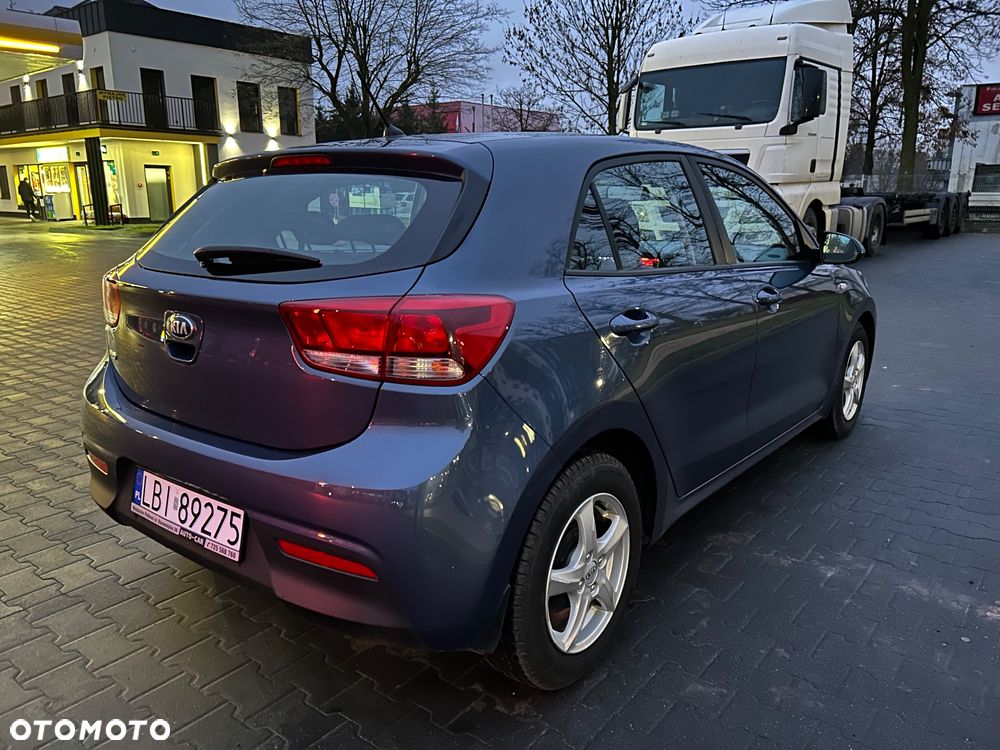 Kia Rio 1.2 L - 3
