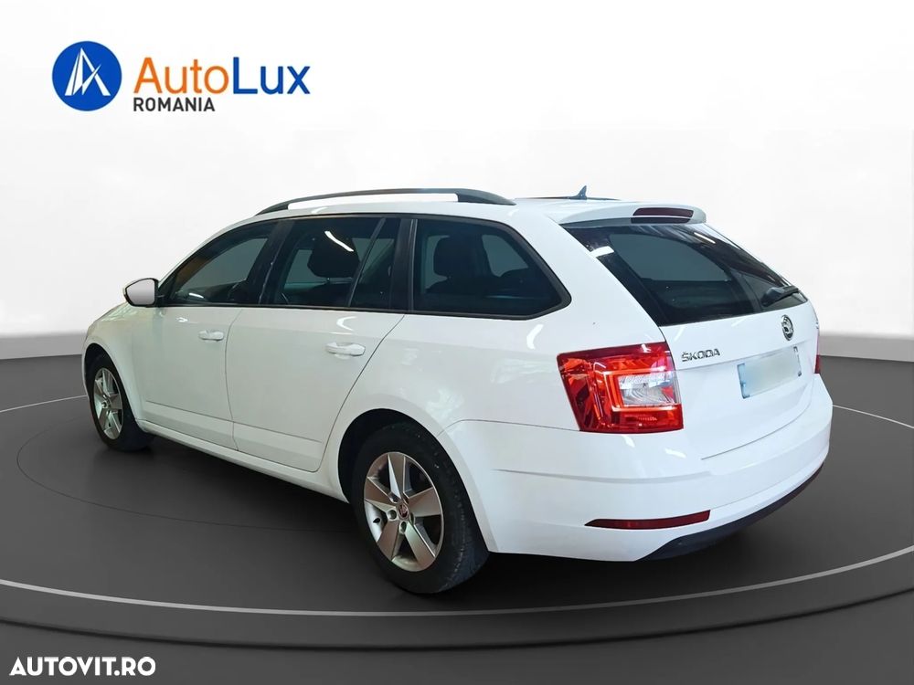 Skoda Octavia 1.6 TDI DSG Ambition - 5