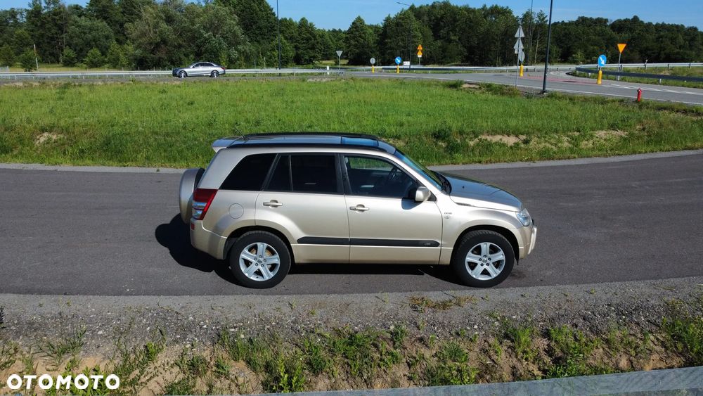 Suzuki Grand Vitara 1.9 DDiS De Luxe - 28