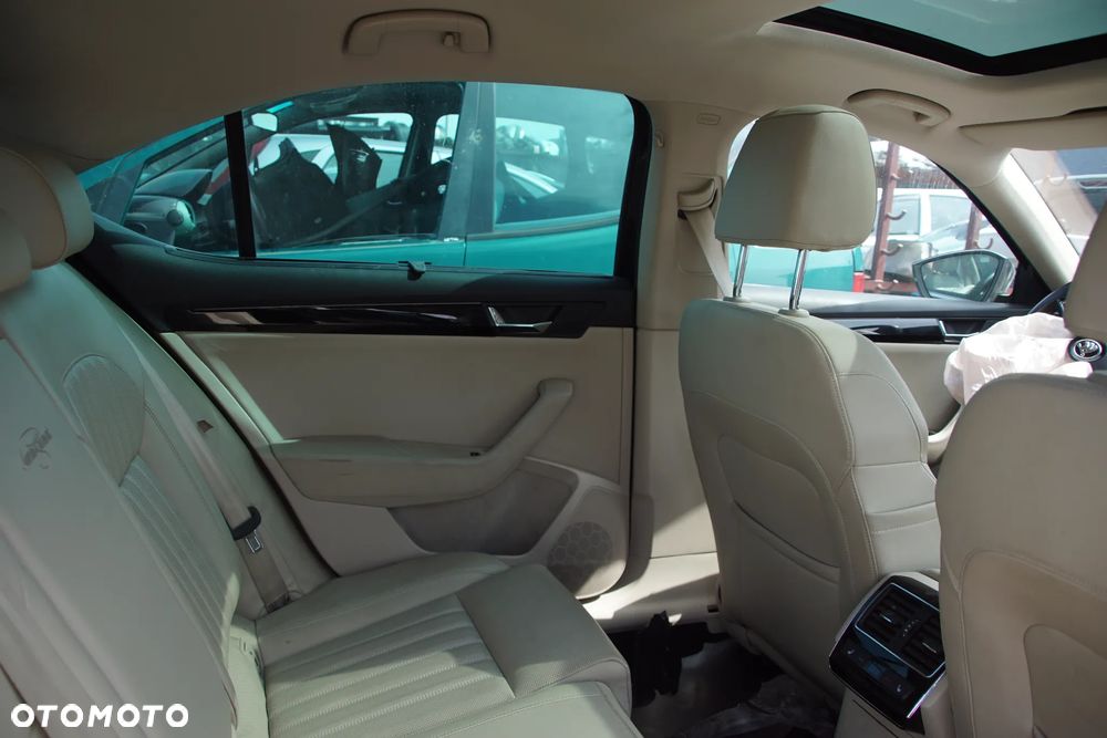 Auto na części - Skoda Superb III 2.0 TDI 190 KM DFHA TCX LF9R 2018R Silnik Skrzynia Drzwi Błotnik Zderzak Klapa Lampa Lusterko Klamka Szyba Deska Kokpit Sterownik Moduł Czujnik Licznik Wyświetlacz Panel Kierownica - 17