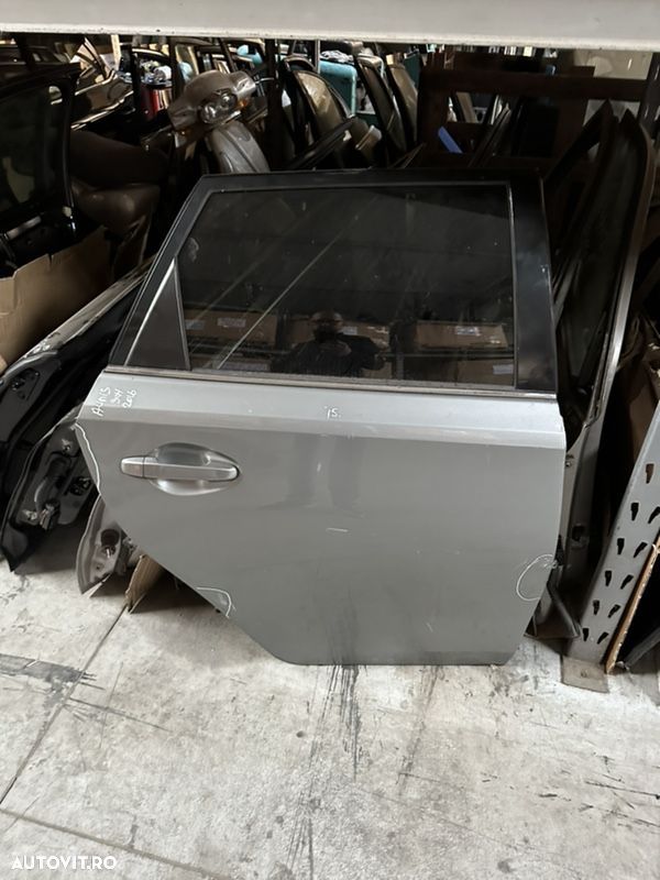 Usa dreapta spate TOYOTA AURIS combi an 2013-2019 cu mici defecte - 1
