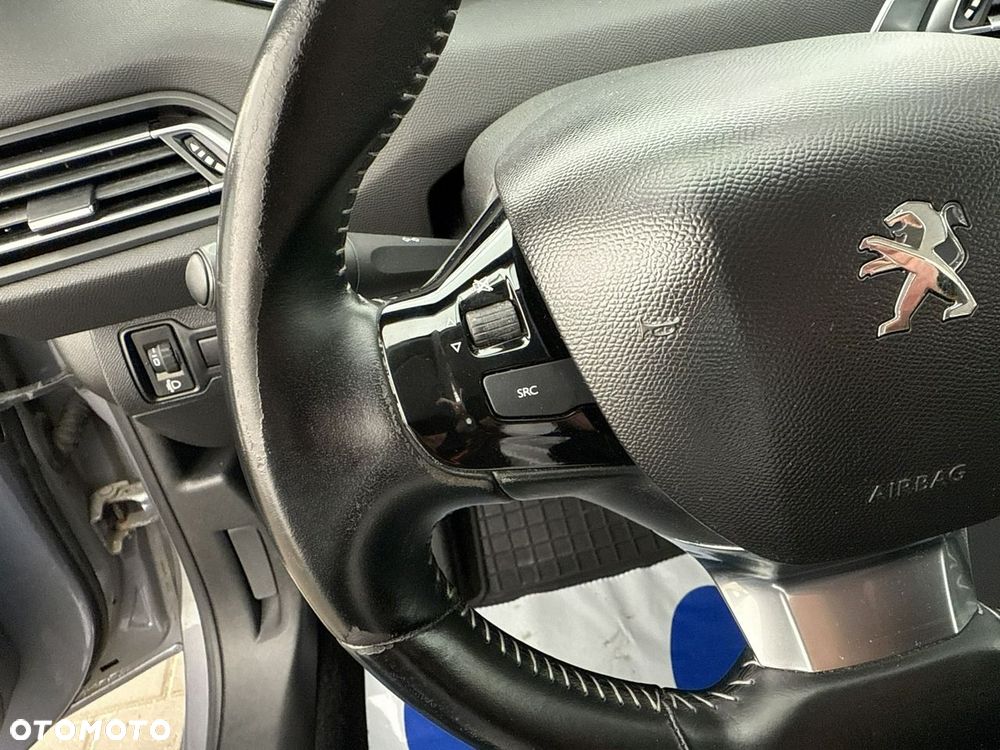 Peugeot 308 - 24