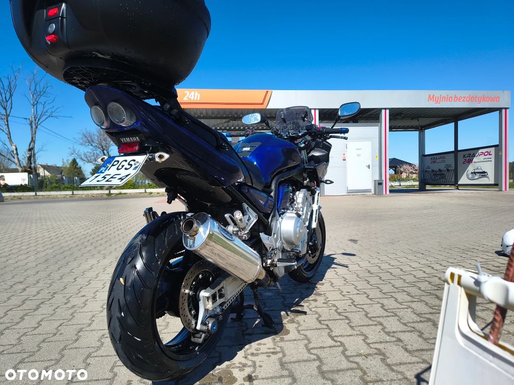 Yamaha FZS - 6