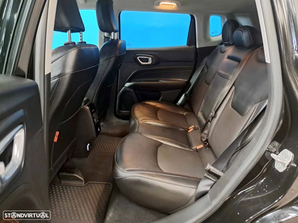 Jeep Compass 1.3 TG Trailhawk - 27