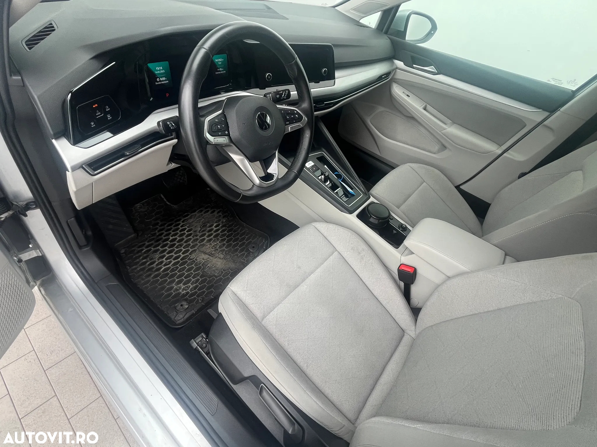 Volkswagen Golf 1.5 eTSI ACT DSG MHEV Life - 8