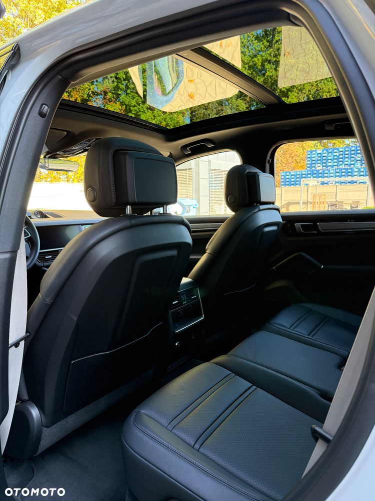 Porsche Cayenne Platinum Edition - 12