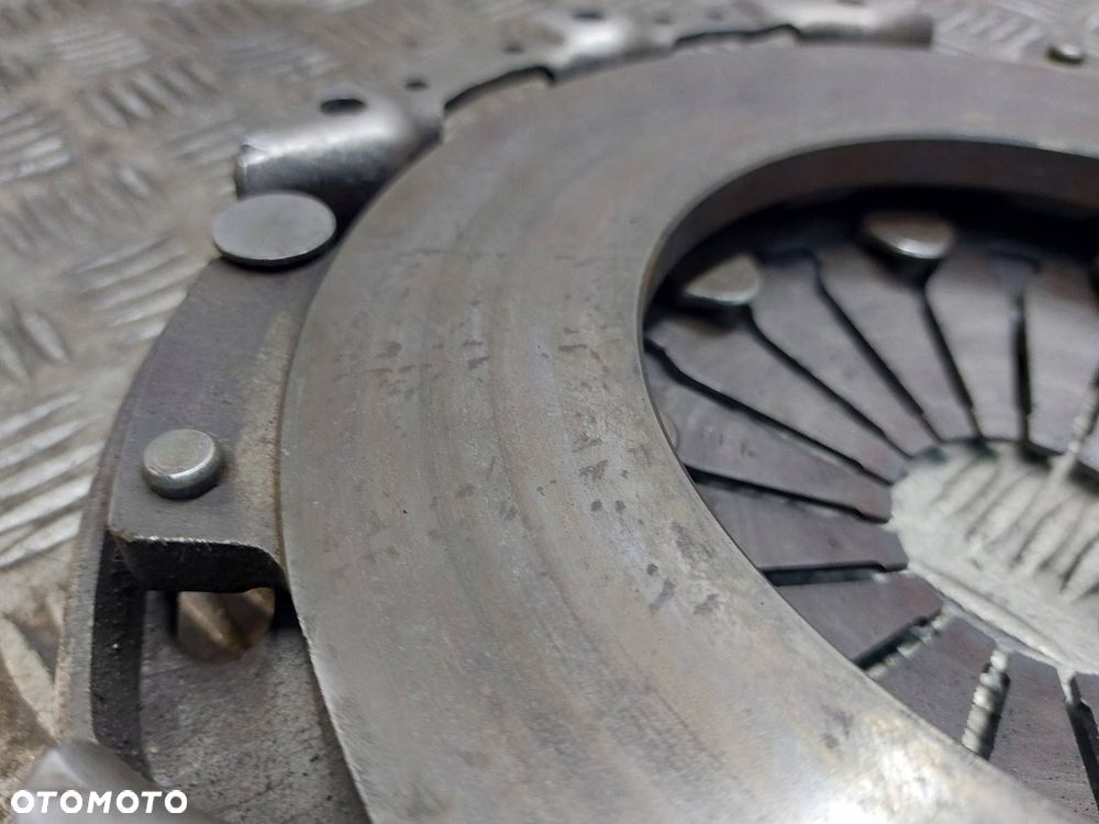 SPRZĘGŁO TARCZA + DOCISK + ŁOŻYSKO OPOROWE KIA BONGO K2700 II 2.7 D - 6