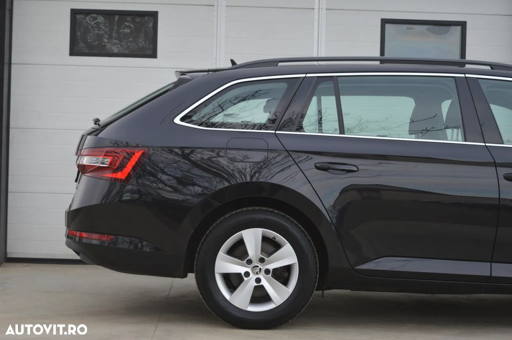 Skoda Superb 2.0 TDI DSG Ambition - 7