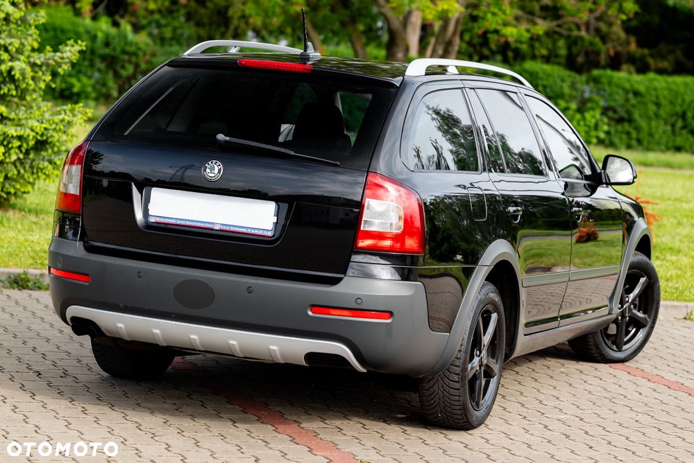 Skoda Octavia 2.0 TDI DPF 4x4 DSG Scout - 16