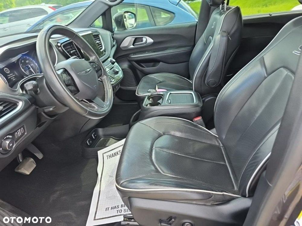 Chrysler Pacifica - 7