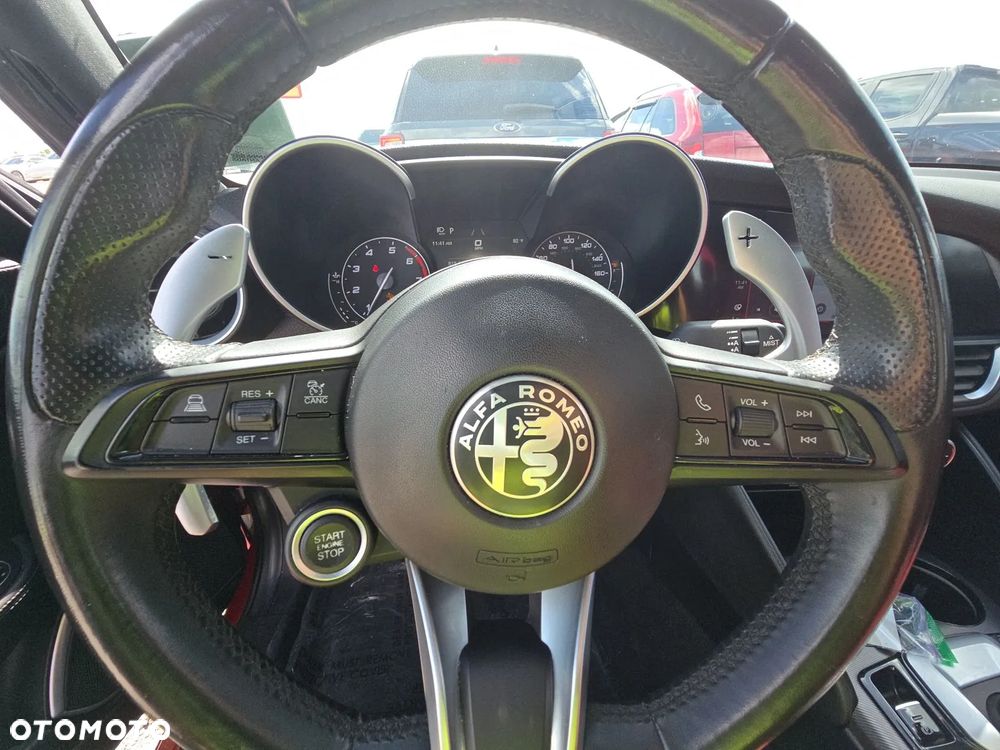 Alfa Romeo Giulia 2.0 Turbo 16V AT8 Veloce Ti - 12