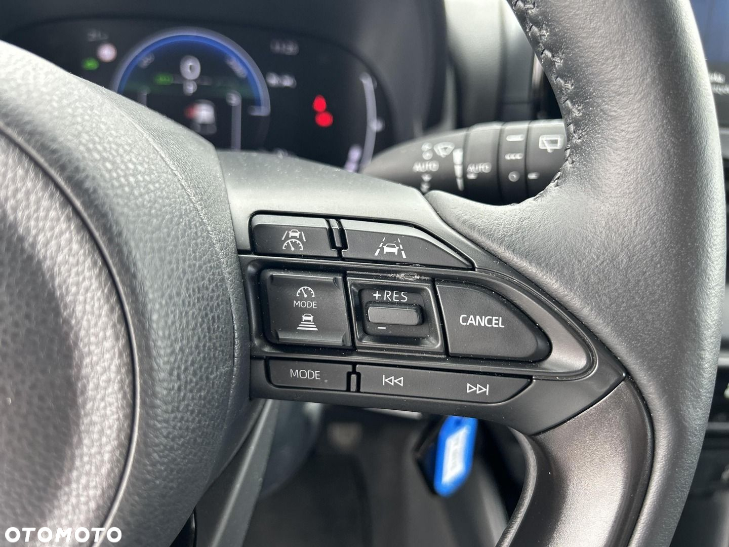 Toyota Yaris Hybrid 1.5 Style - 19