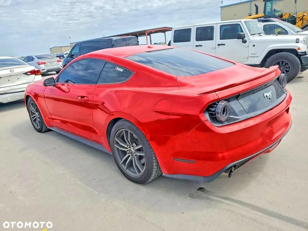 Ford Mustang - 3