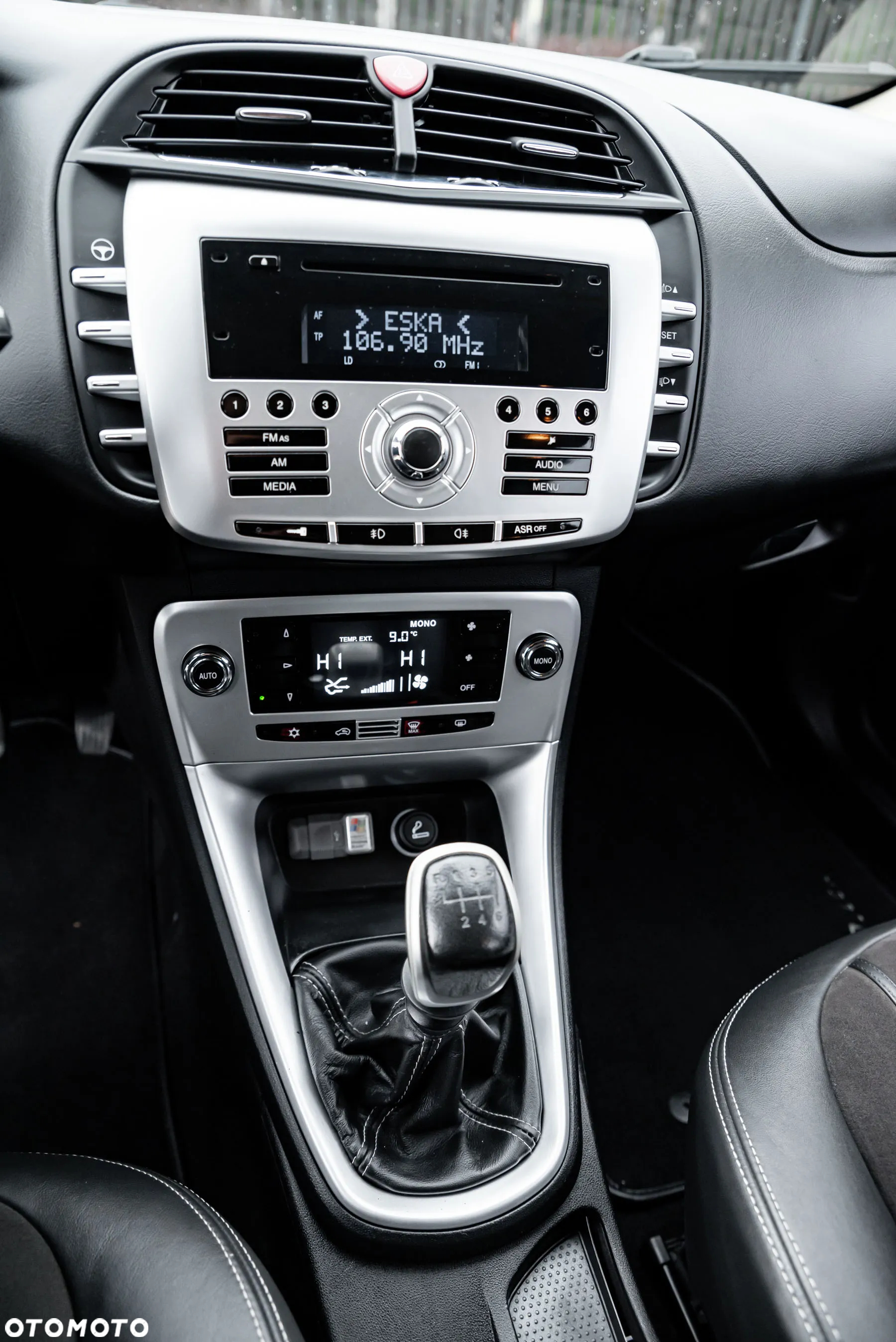 Lancia Delta 1.4 T-Jet 16v Oro - 30