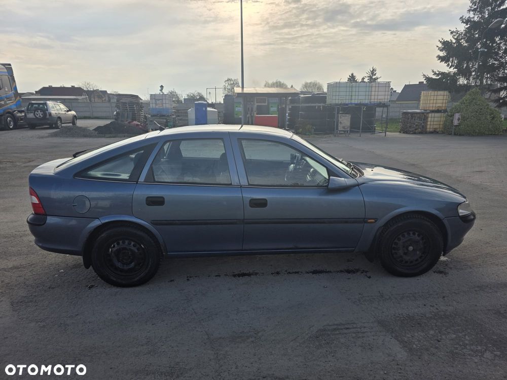 Opel Vectra 1.6 GL - 5