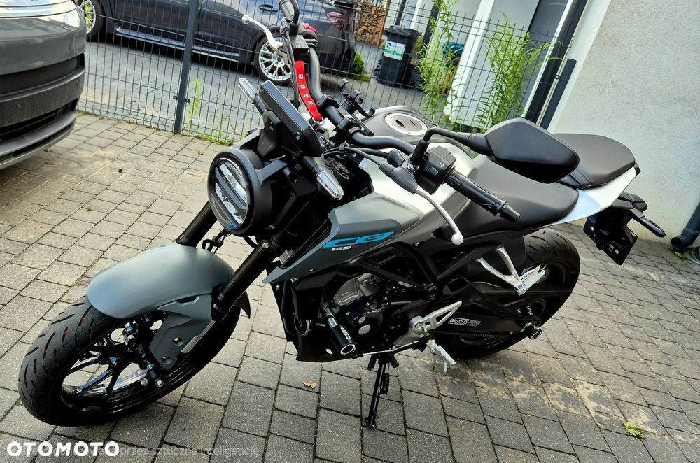 Honda CB - 4