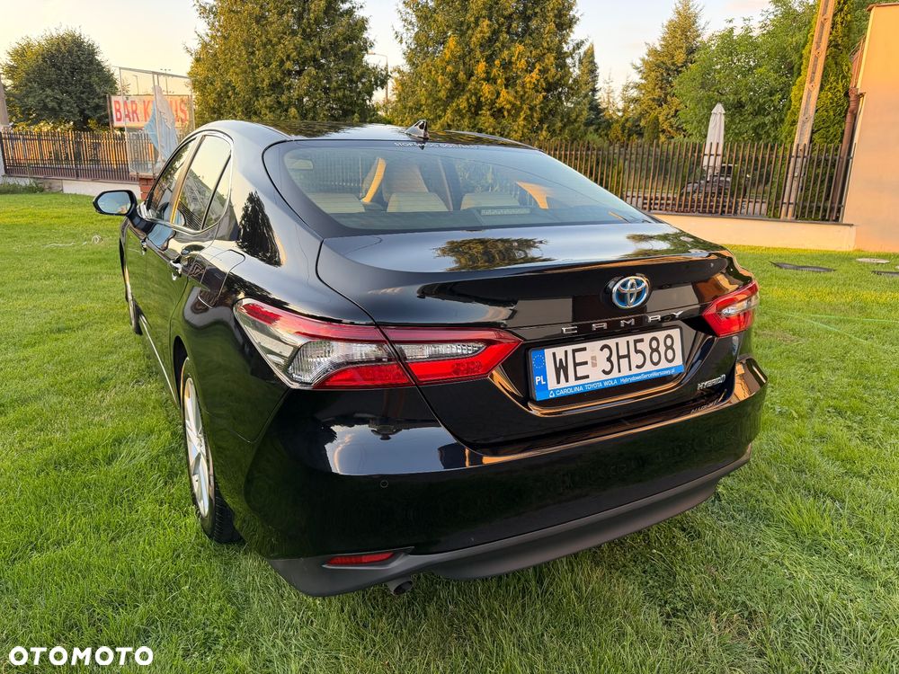 Toyota Camry - 7