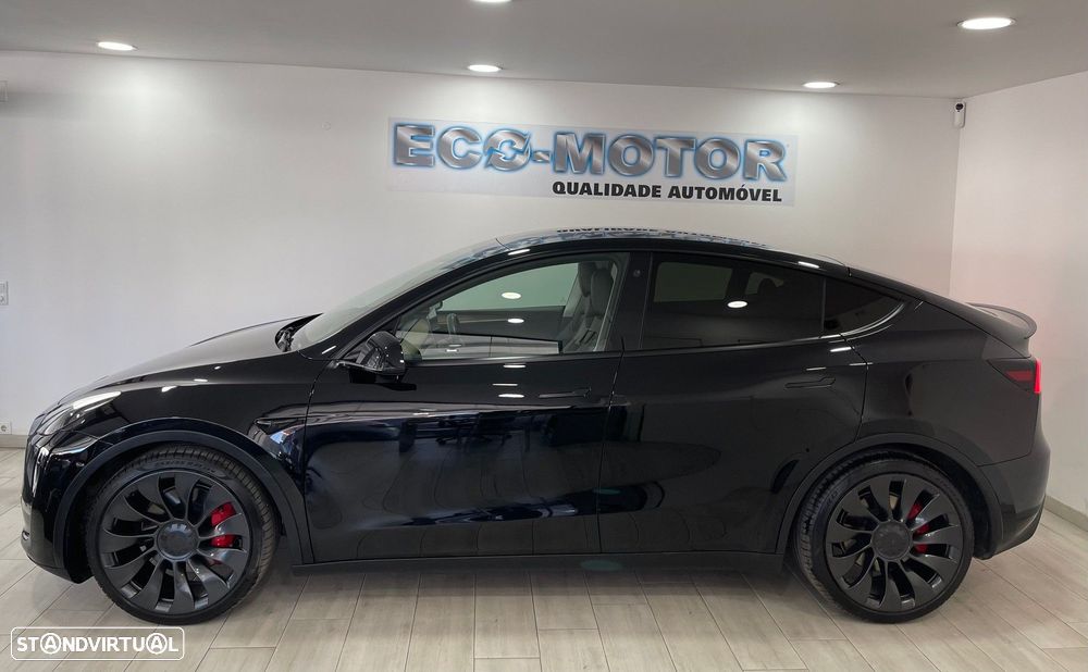 Tesla Model Y Performance Dual Motor AWD - 13