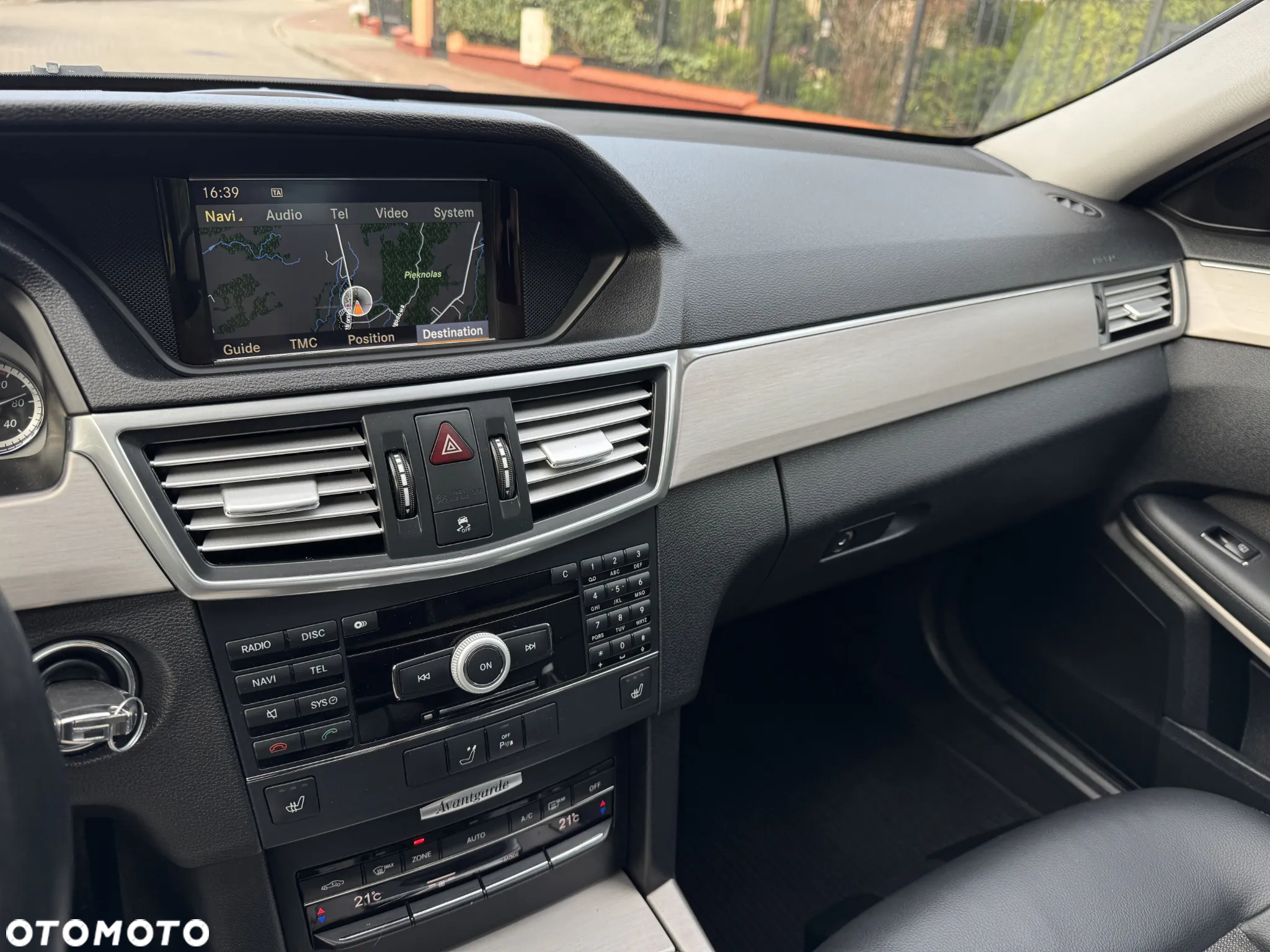 Mercedes-Benz Klasa E 250 CGI BlueEffICIENCY Avantgarde - 13