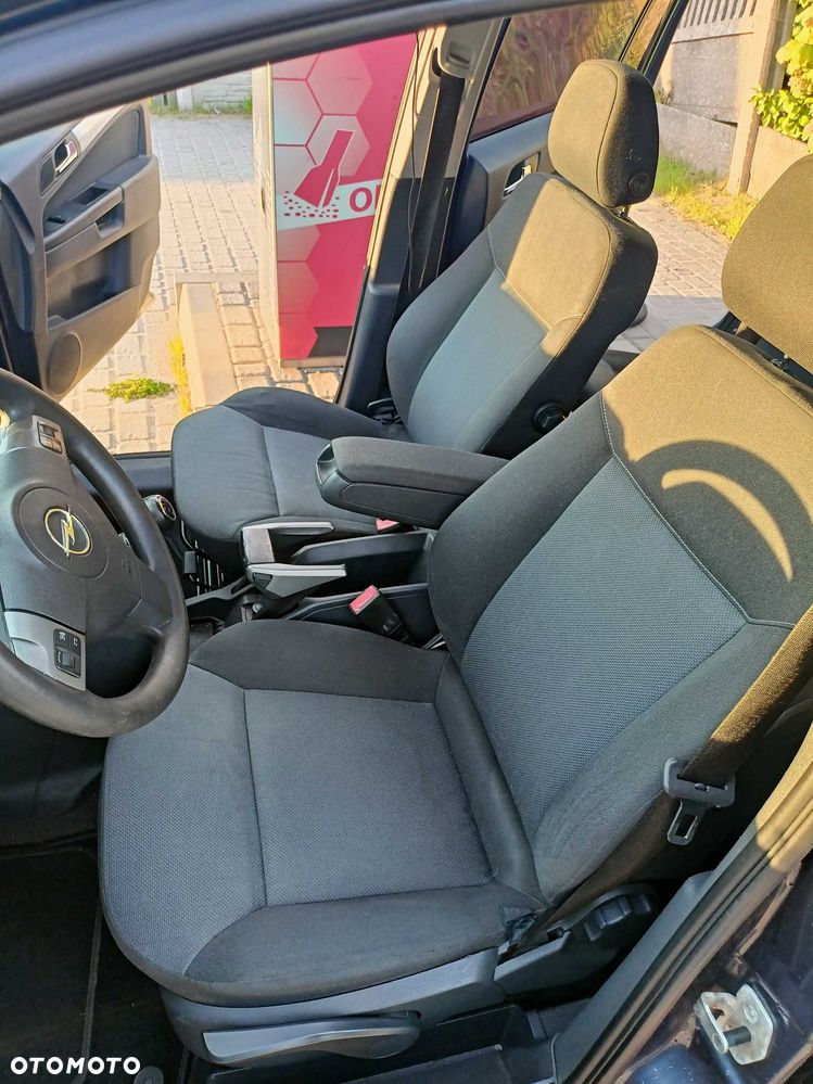 Opel Zafira - 3