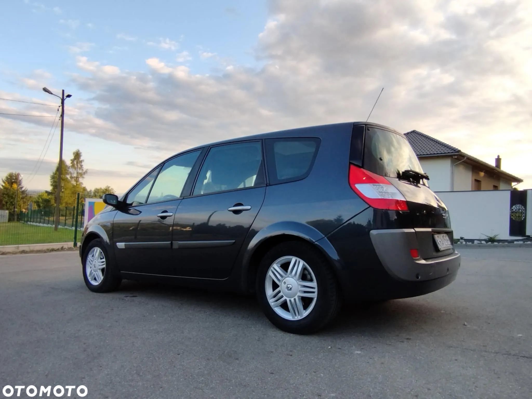 Renault Grand Scenic Gr 1.9 dCi Luxe Expression - 1