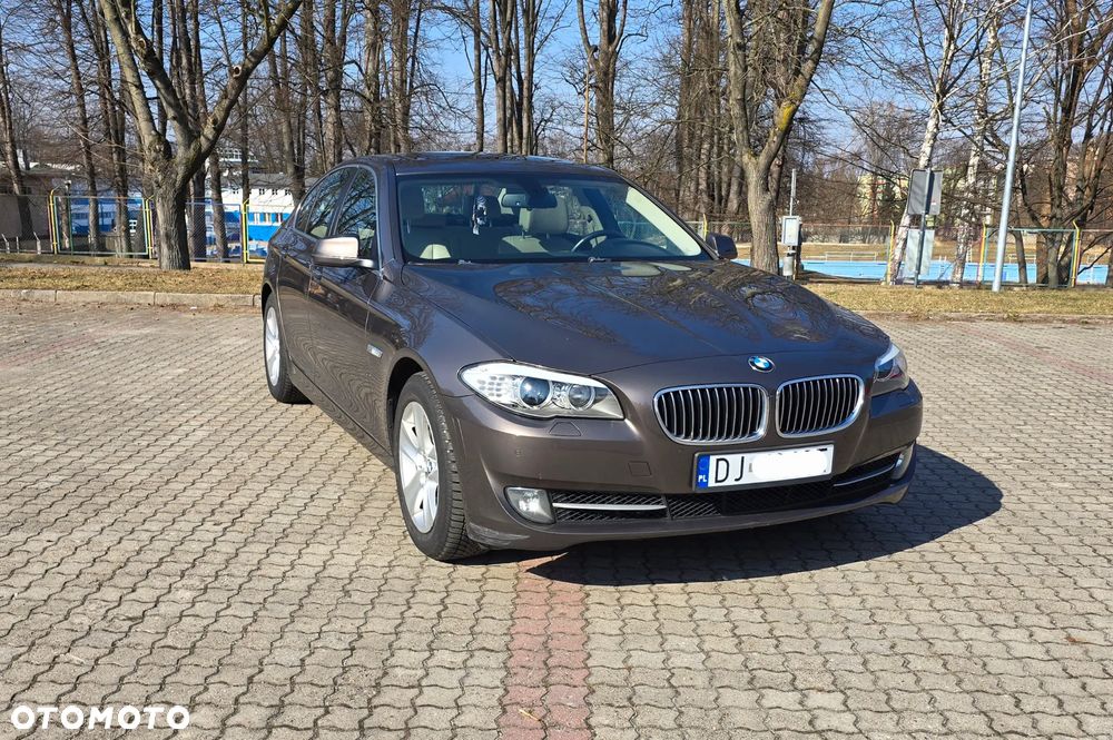 BMW Seria 5 528i Luxury Line - 1