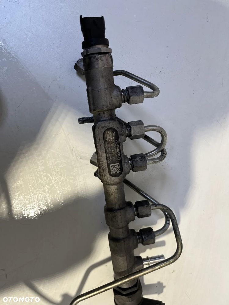 Listwa wtryskowa Jaguar xf G4D39D280AA - 2