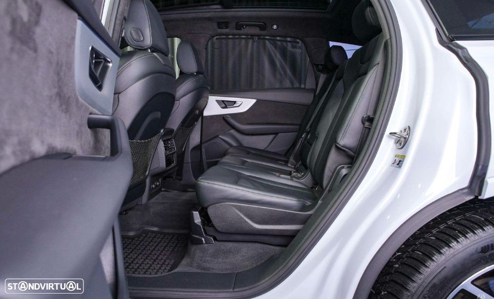 Audi Q7 55 TFSI e quattro tiptronic S line - 30