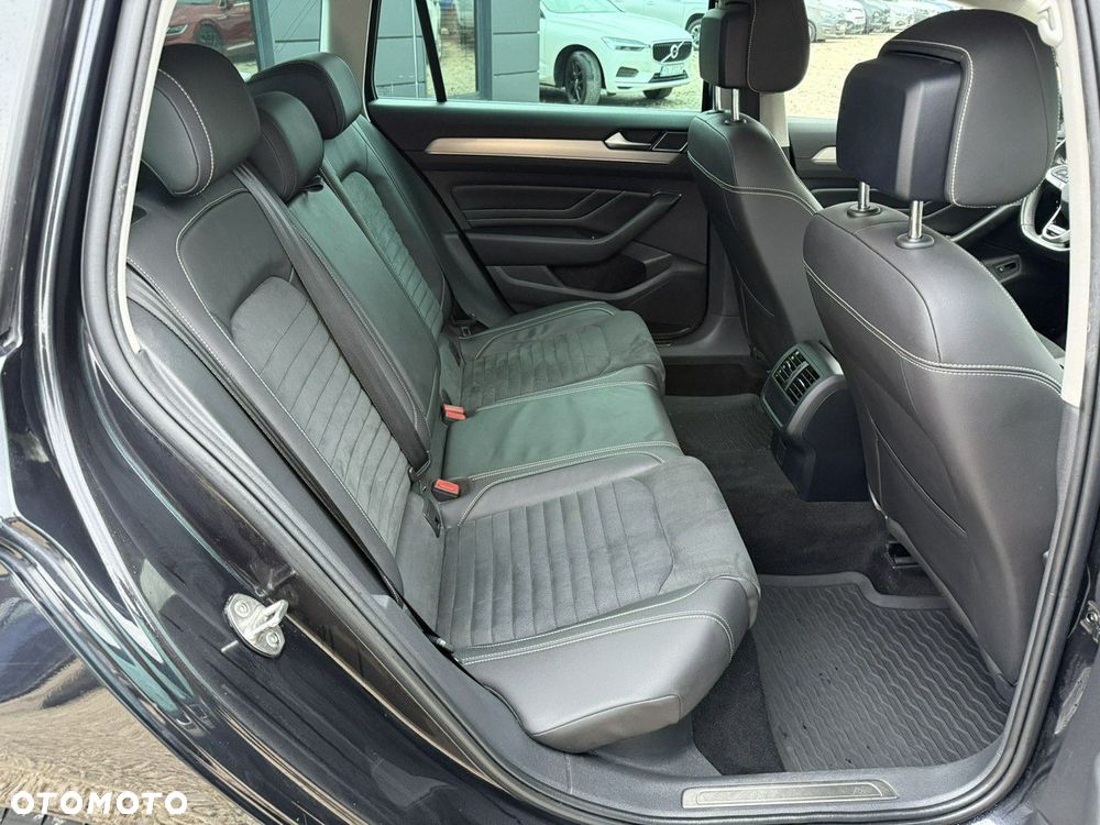 Volkswagen Passat - 32