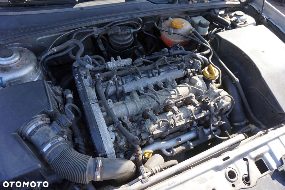 OPEL VECTRA C LIFT KOMBI 2008 Z157 1.9 CDTI Z19DTH 150KM F40 355 SREBRNY na części - 16